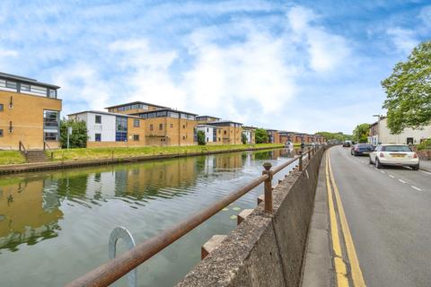 11 Foss Bank, Lincoln, LN1 1TA