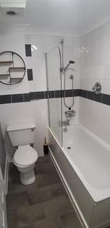 2 bedroom flat to rent, Semple Gardens, Chatham, Kent, ME4