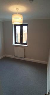 2 bedroom flat to rent, Semple Gardens, Chatham, Kent, ME4