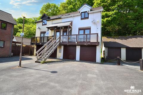 2 bedroom semi-detached house for sale, Gaddarn Reach, Neyland, Milford Haven