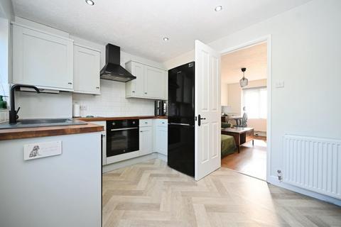 2 Alanby Drive, Bradford, BD10 9JF