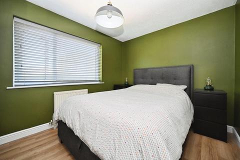 2 Alanby Drive, Bradford, BD10 9JF