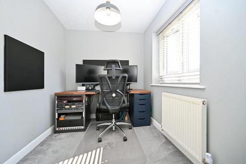 2 Alanby Drive, Bradford, BD10 9JF