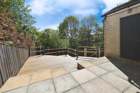 2 Alanby Drive, Bradford, BD10 9JF