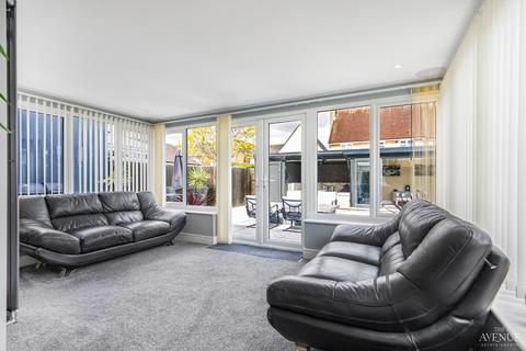 22 Wadley Close, Tiptree, Colchester, CO5 0SL
