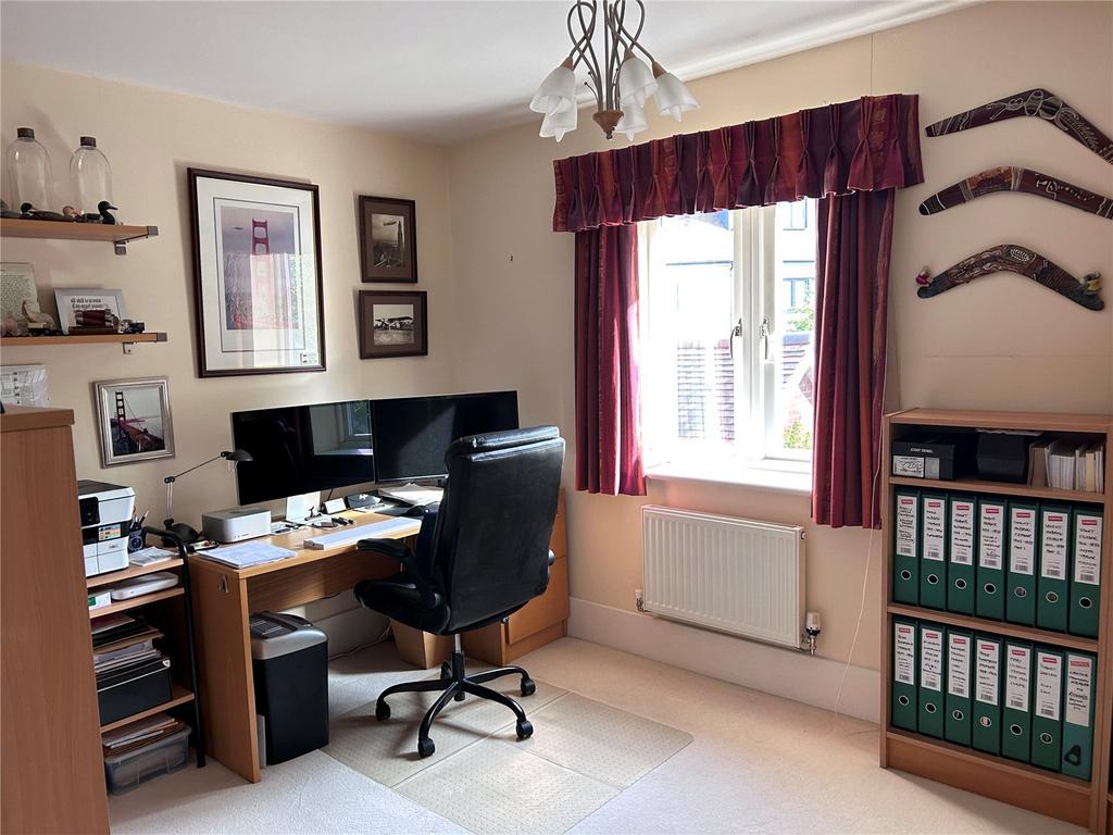 Bedroom 5/Office