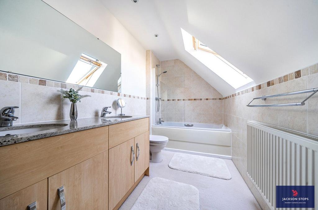 Main Bedroom Ensuite