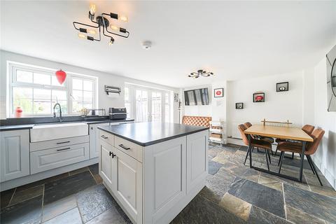 Sunnyside Eversley Road, Yateley, GU46 7RH