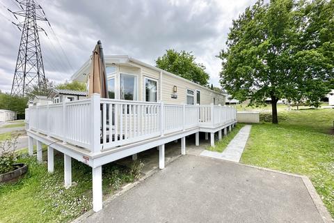 3 bedroom holiday park home for sale, Napier Road, Poole BH15