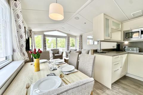3 bedroom holiday park home for sale, Napier Road, Poole BH15