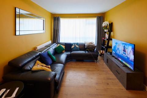 4 bedroom semi-detached bungalow for sale, Cathedral Road, Oldham, OL9