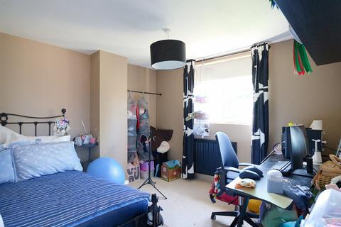 101 Cathedral Road, Chadderton, Oldham, OL9 0RG