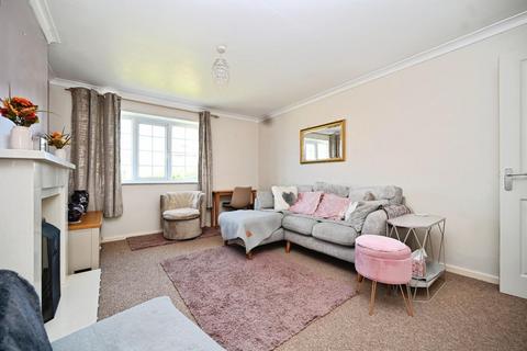 1 bedroom flat for sale, Lea Mill Park Drive, Yeadon, Leeds