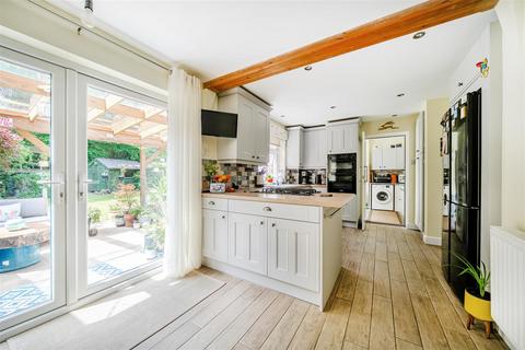 25 Broadleas Crescent, Devizes, SN10 5DH