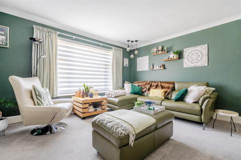 25 Broadleas Crescent, Devizes, SN10 5DH