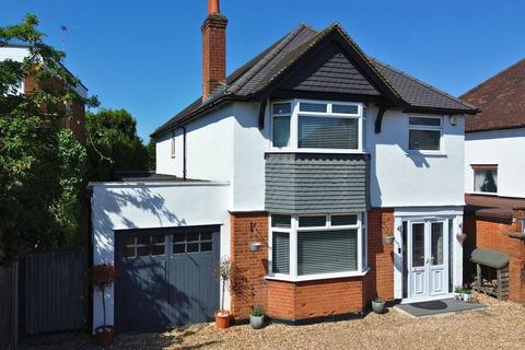 4 bedroom detached house for sale, Watford Road, Croxley Green, Rickmansworth, WD3 3DS