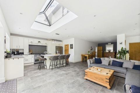 4 bedroom detached house for sale, Watford Road, Croxley Green, Rickmansworth, WD3 3DS