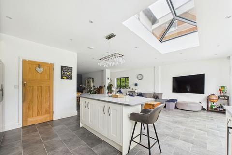 4 bedroom detached house for sale, Watford Road, Croxley Green, Rickmansworth, WD3 3DS