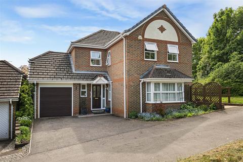 16 Glyncastle, Caversham, Reading, RG4 7XF