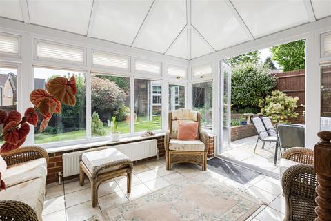 16 Glyncastle, Caversham, Reading, RG4 7XF