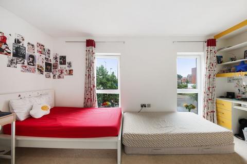 116 Rayners Lane, Harrow, HA2 0UR