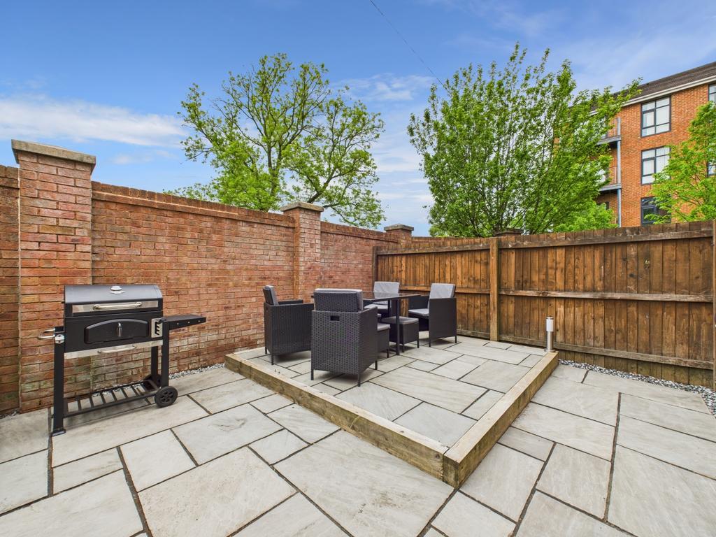 Cam03729 g0 pr0048 still011