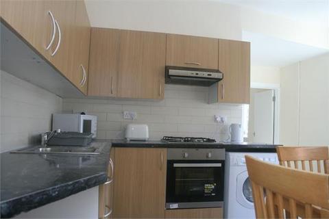 5 bedroom end of terrace house to rent, Berry Street, Coventry