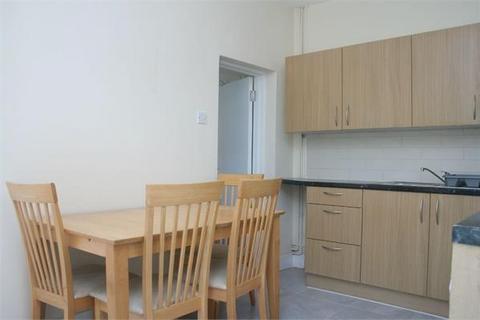 5 bedroom end of terrace house to rent, Berry Street, Coventry