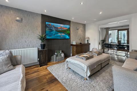 undefined, Belgrave Mount, Wakefield WF1