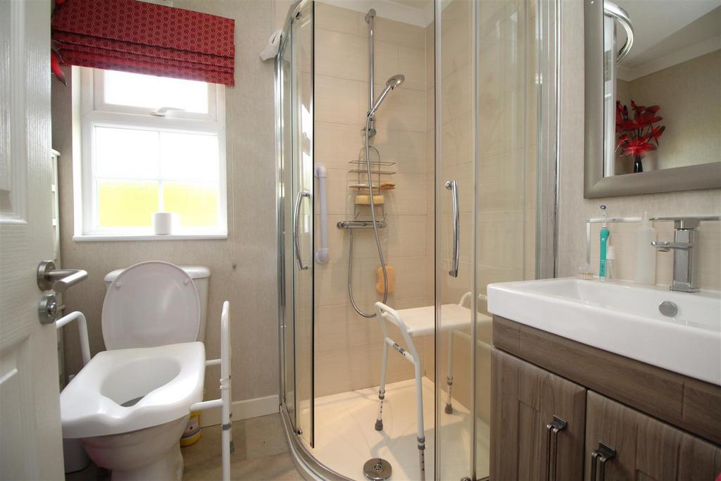 Ensuite.JPG