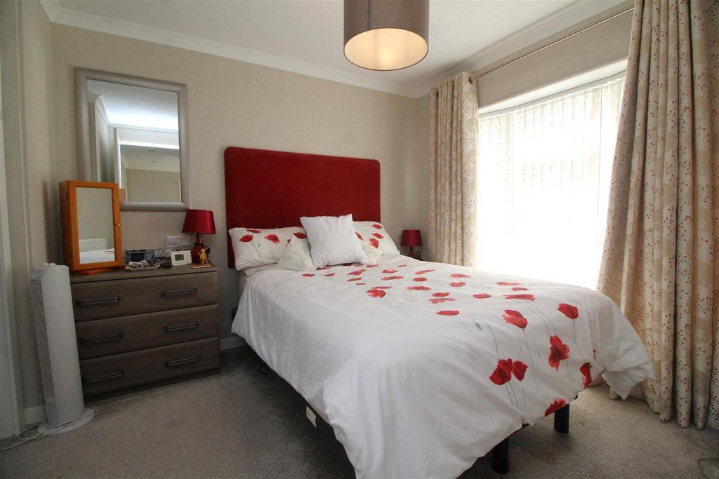 Bedroom 1 .JPG