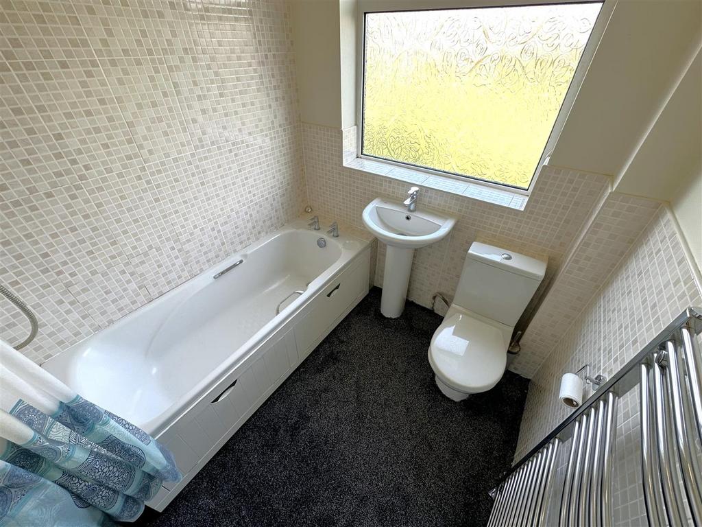 Ground Floor Bathroom 968