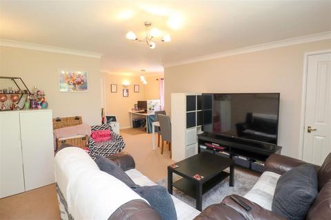 2 Annettes Croft, Church Crookham, Fleet, GU52 0XN