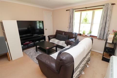 2 Annettes Croft, Church Crookham, Fleet, GU52 0XN