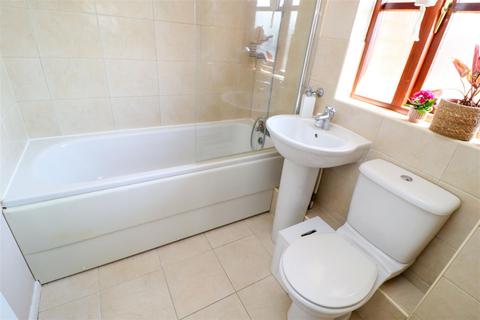 2 Annettes Croft, Church Crookham, Fleet, GU52 0XN