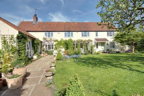 5 bedroom detached house for sale, Church Lane, Ellerker