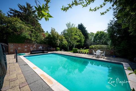 4 bedroom detached house for sale, Danbury