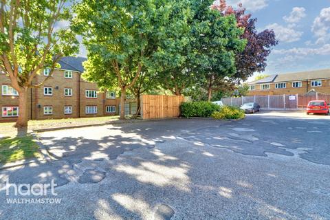 2 bedroom apartment for sale, Westbury Road, London