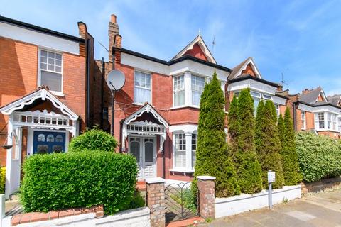 16b Dukes Avenue, London, N3 2DD