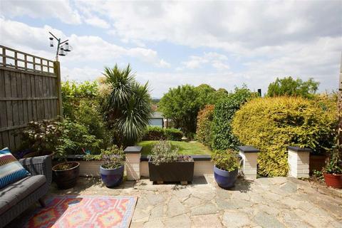 84 Moordown, London, SE18 3NG