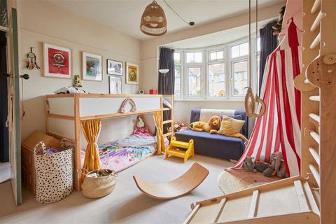 84 Moordown, London, SE18 3NG