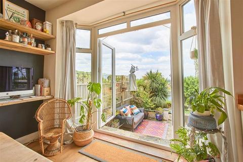 84 Moordown, London, SE18 3NG