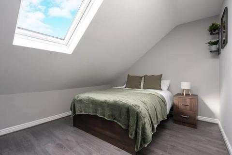 1 bedroom house to rent, Middleton Road, Manchester M8