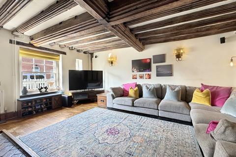 2 bedroom cottage for sale, High Street, Brightlingsea, Colchester, CO7