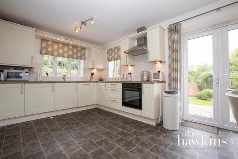 10 Crosstrees, Royal Wootton Bassett, Swindon, SN4 8FB