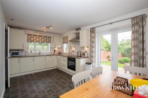 10 Crosstrees, Royal Wootton Bassett, Swindon, SN4 8FB