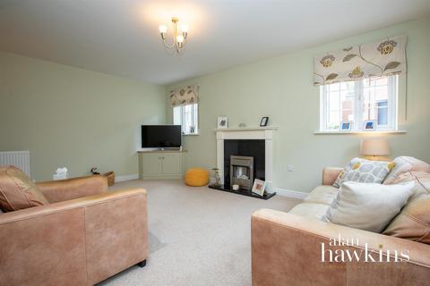 10 Crosstrees, Royal Wootton Bassett, Swindon, SN4 8FB