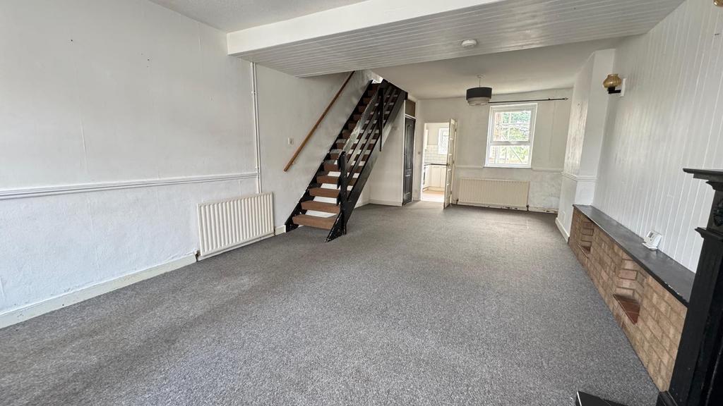 Lounge/Dining Room