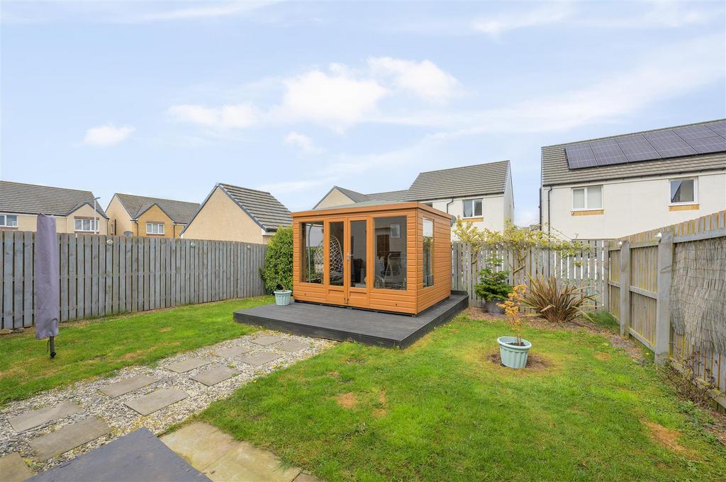 13 Roe Deer Place 026.jpg
