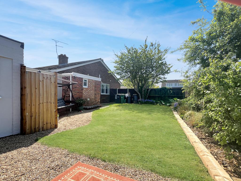 Wrap Around Garden (Side &amp; Rear)